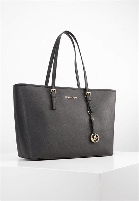 sac michael kors jet set travel noir|Michael Kors.